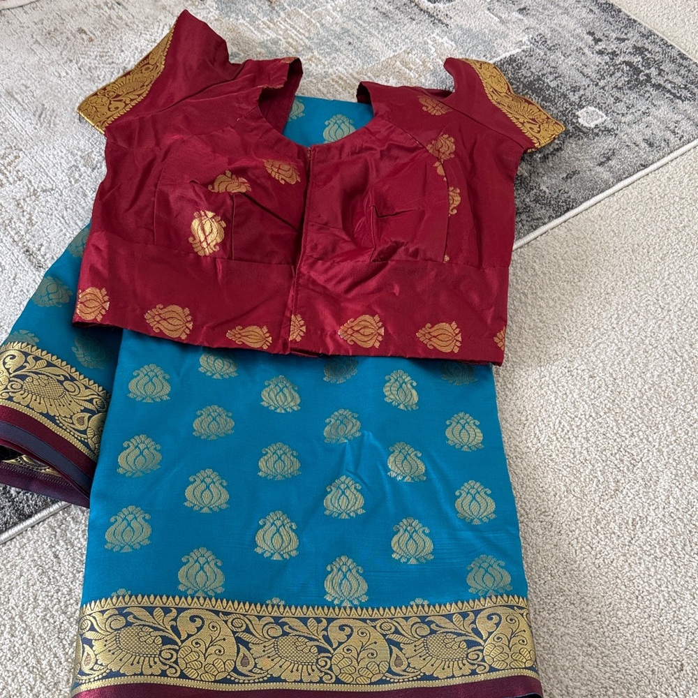 NWOT Elegant Red and Blue Saree with Gold Accents